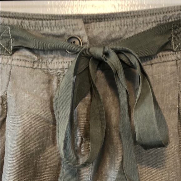 Ann Taylor LOFT olive green mini skirt Size 0 - Picture 2 of 4